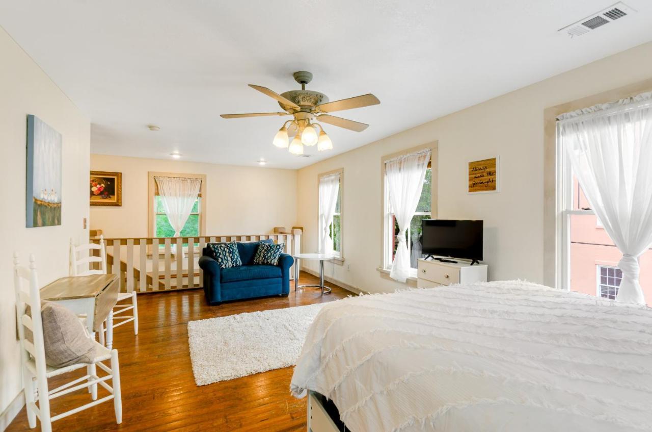 Taylor Cottage Саванна Экстерьер фото